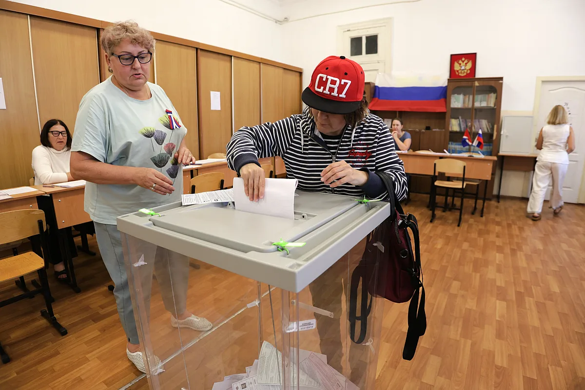 В России начались выборы: сообщают о давлении на оппозицию и наблюдателей, в аптеках ограничили продажу зеленки В России начались выборы: сообщают о давлении на оппозицию и наблюдателей, в аптеках ограничили продажу зеленки