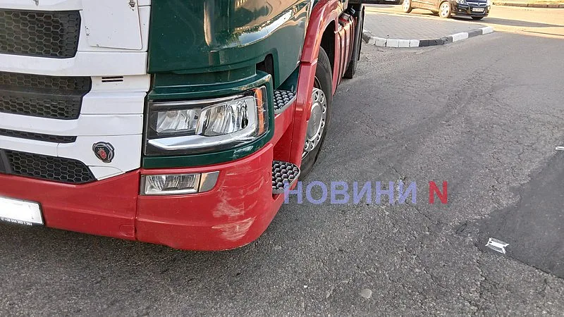В Николаеве на оживленном перекрестке четвертое ДТП за день: в этот раз авария с фурой В Николаеве на оживленном перекрестке четвертое ДТП за день: в этот раз авария с фурой