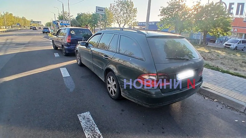 В Николаеве на проспекте столкнулись Mercedes и Mitsubishi В Николаеве на проспекте столкнулись Mercedes и Mitsubishi