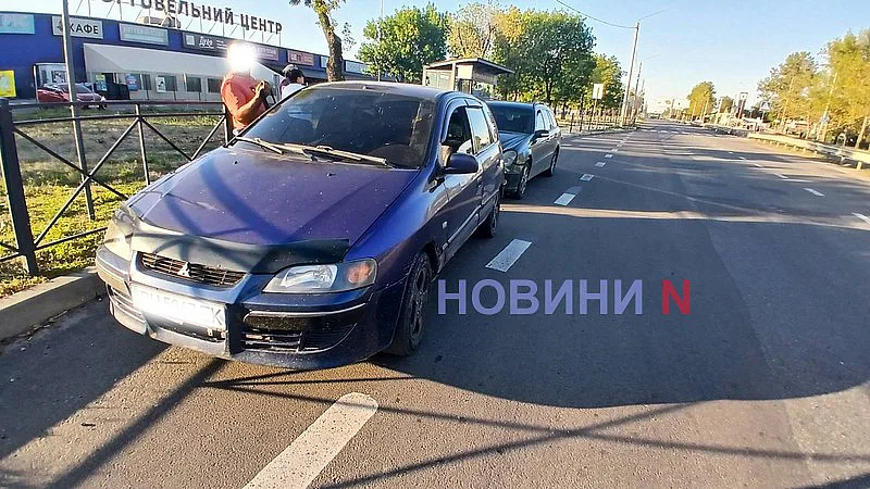 В Николаеве на проспекте столкнулись Mercedes и Mitsubishi В Николаеве на проспекте столкнулись Mercedes и Mitsubishi