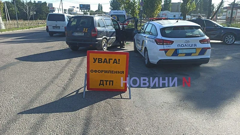 В Николаеве «Ауди» протаранила «Опель»: пострадали три человека (фото) В Николаеве «Ауди» протаранила «Опель»: пострадали три человека (фото)
