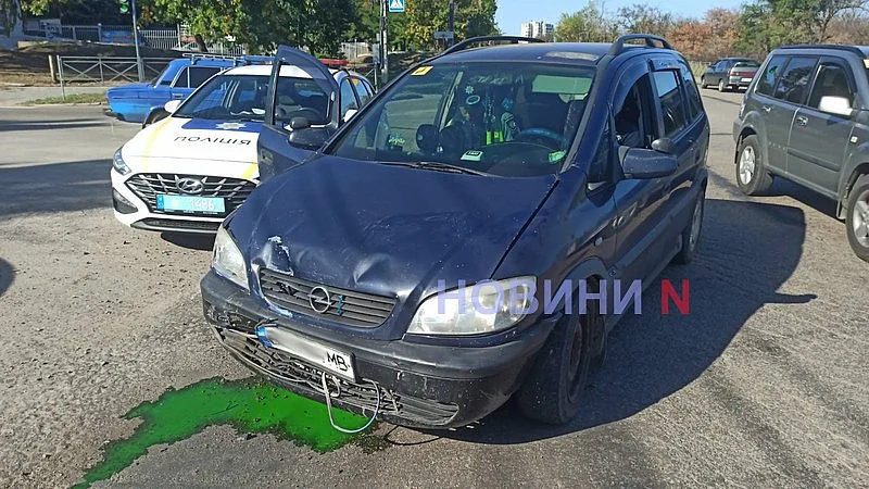 В Николаеве «Ауди» протаранила «Опель»: пострадали три человека (фото) В Николаеве «Ауди» протаранила «Опель»: пострадали три человека (фото)