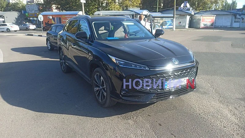 На площі Перемоги в Миколаєві На площі Перемоги в Миколаєві «Кіа» врізався в MG: рух ускладнений