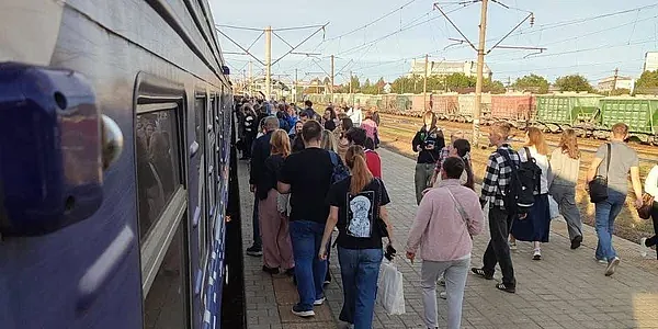 Поезд Николаев-Киев опаздывает на более чем 16 часов, Николаев-Львов - на 12 часов Поезд Николаев-Киев опаздывает на более чем 16 часов, Николаев-Львов - на 12 часов