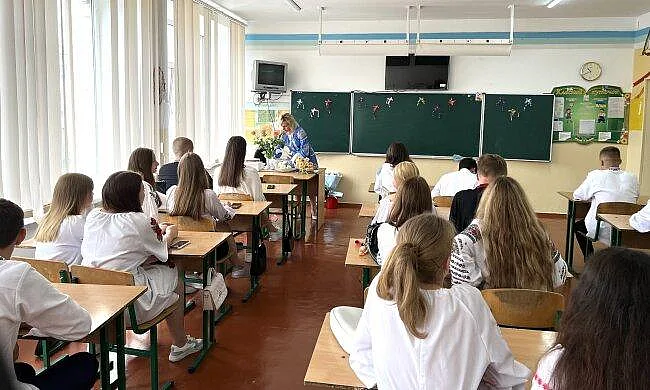 Українським школам дозволили скорочувати уроки до 35 хвилин: що пояснили у МОН Українським школам дозволили скорочувати уроки до 35 хвилин: що пояснили у МОН