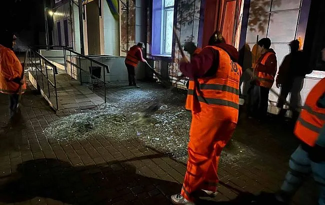 Повреждена крыша медучреждения и выбиты окна в домах: какие последствия ночной атаки на Одессу Повреждена крыша медучреждения и выбиты окна в домах: какие последствия ночной атаки на Одессу