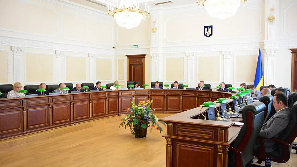 Судью нашли без сознания среди пустых бутылок на Николаевщине: ВСП рекомендует ее уволить Судью нашли без сознания среди пустых бутылок на Николаевщине: ВСП рекомендует ее уволить