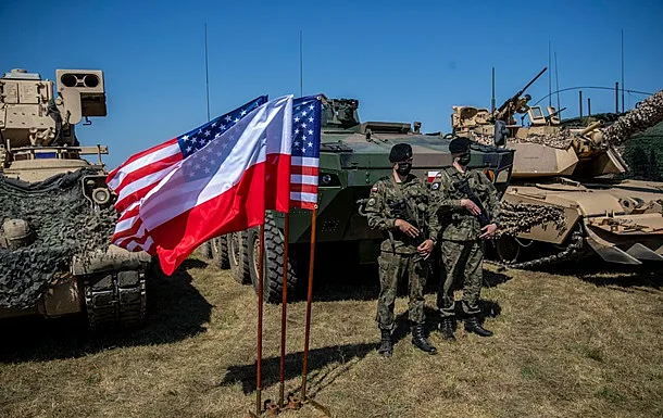 США хотят разместить около 10 тысяч военнослужащих у границ с Россией США хотят разместить около 10 тысяч военнослужащих у границ с Россией