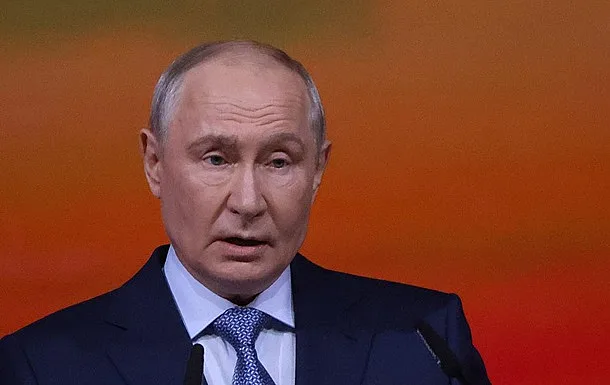 Путин заявил, что Россия не готовится к войне с Европой, и обвинил ЕС в «раздувании угрозы» Путин заявил, что Россия не готовится к войне с Европой, и обвинил ЕС в «раздувании угрозы»