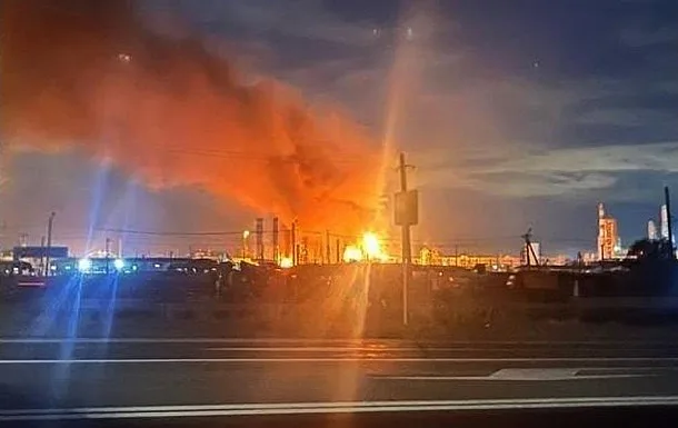 У Краснодарському краї після атаки спалахнув Ільський НПЗ, - Генштаб У Краснодарському краї після атаки спалахнув Ільський НПЗ, - Генштаб