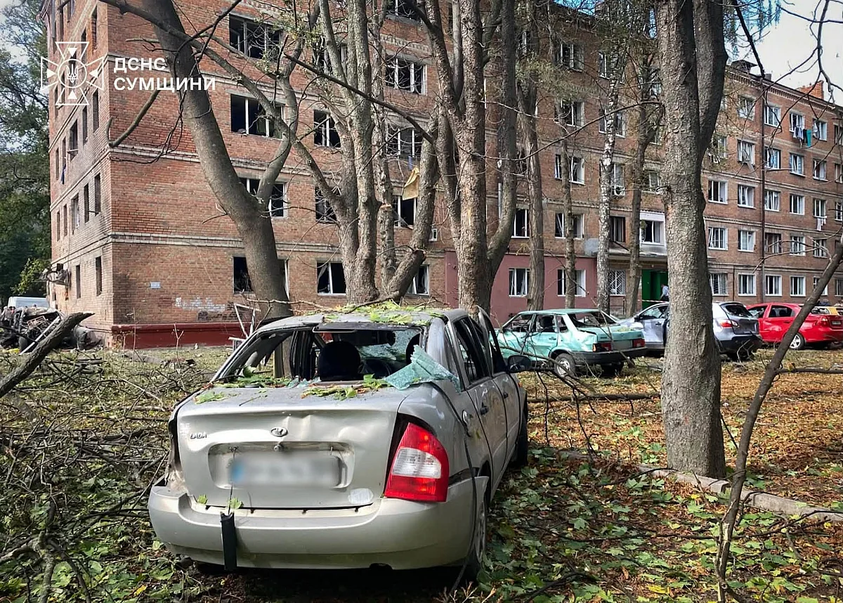 Удар КАБами по Сумам: пострадали 23 человека, среди них дети Удар КАБами по Сумам: пострадали 23 человека, среди них дети
