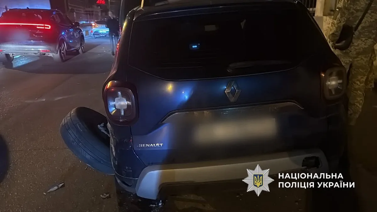 В Одессе BMW влетел в четыре авто на блокпосту: пострадали полицейские и военные В Одессе BMW влетел в четыре авто на блокпосту: пострадали полицейские и военные