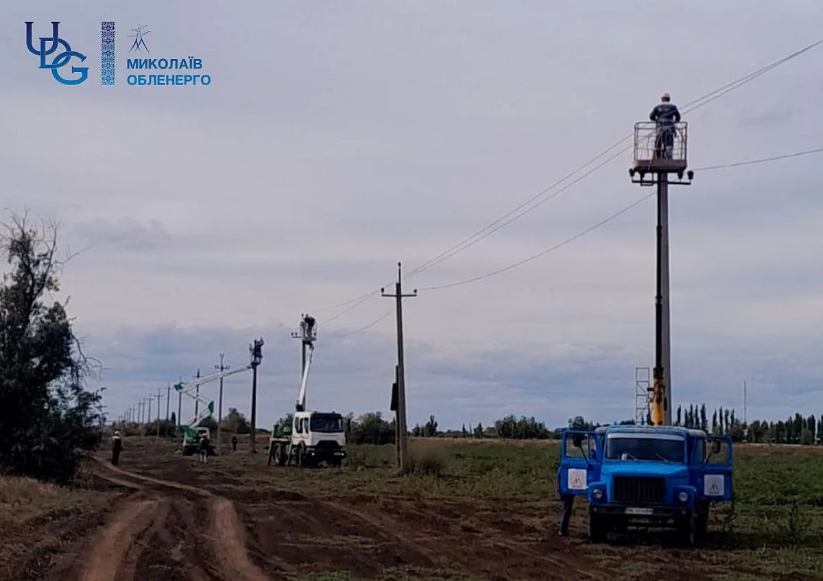 Внедорожник на полной скорости сбил электроопору в Николаевской области Внедорожник на полной скорости сбил электроопору в Николаевской области