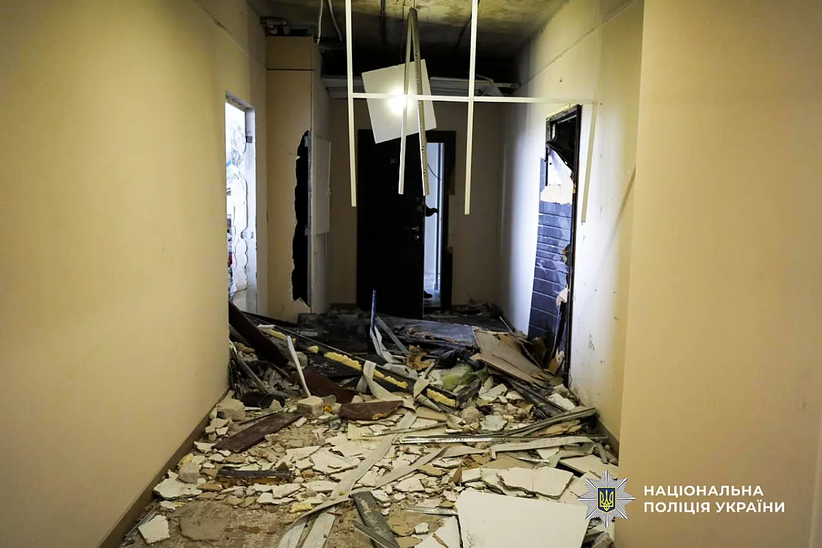 В Одессе российские дроны атаковали 21-этажный дом: есть пострадавшие В Одессе российские дроны атаковали 21-этажный дом: есть пострадавшие
