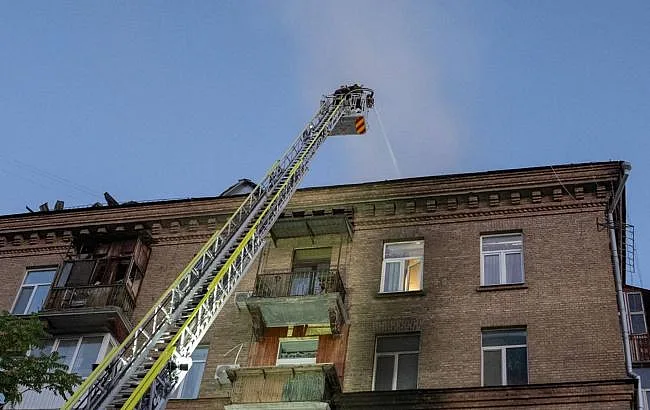В Киеве российский удар повредил шестиэтажный жилой дом: есть пострадавший В Киеве российский удар повредил шестиэтажный жилой дом: есть пострадавший