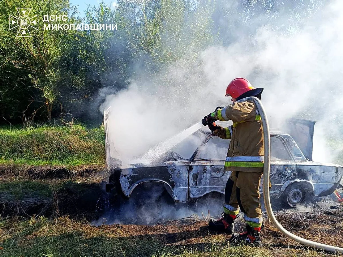 В Николаевской области сгорел легковой автомобиль В Николаевской области сгорел легковой автомобиль