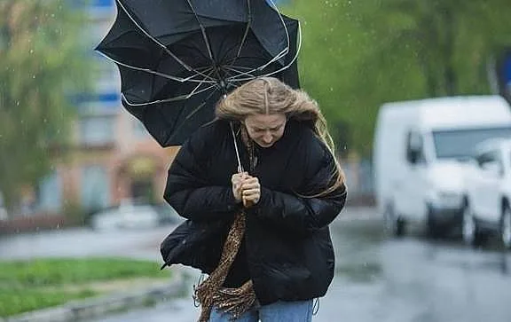 Сильный ветер и опасный спад уровня воды: в Одесской области предупреждают о гидрометеорологических явлениях Сильный ветер и опасный спад уровня воды: в Одесской области предупреждают о гидрометеорологических явлениях