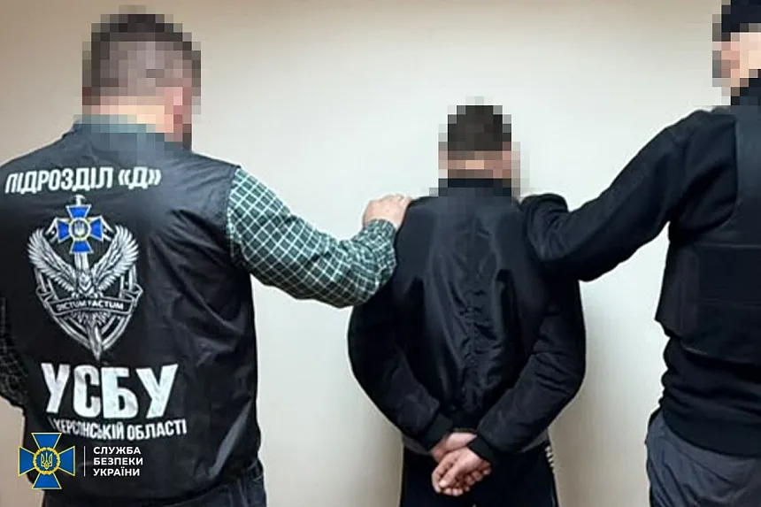 У Миколаєві затримали колаборанта з Херсона, який працював на окупантів У Миколаєві затримали колаборанта з Херсона, який працював на окупантів