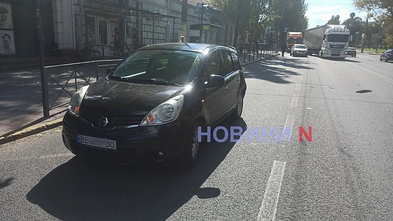 Тройное ДТП в центре Николаева: пострадала водитель, образовался затор Тройное ДТП в центре Николаева: пострадала водитель, образовался затор