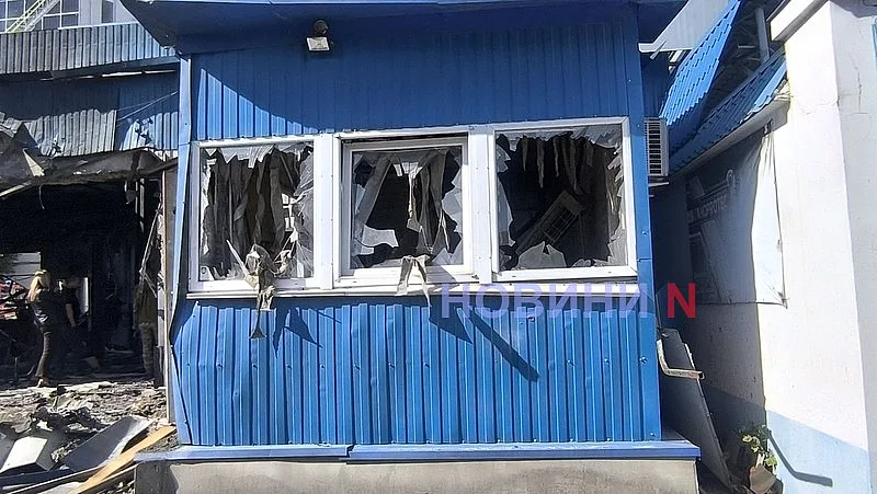 Зявилися перші фото та відео наслідків ворожої атаки по Миколаєву З\
