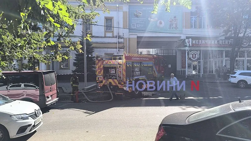 Зявилися перші фото та відео наслідків ворожої атаки по Миколаєву З\