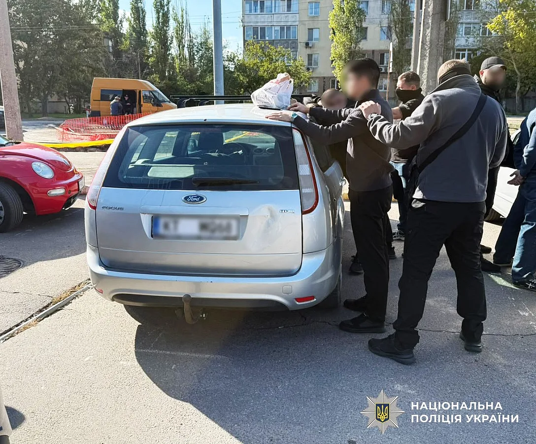 $15,5 тисяч за пять автомобілів: у Миколаєві продавали гуманітарні авто за оголошеннями - поліція $15,5 тисяч за п\