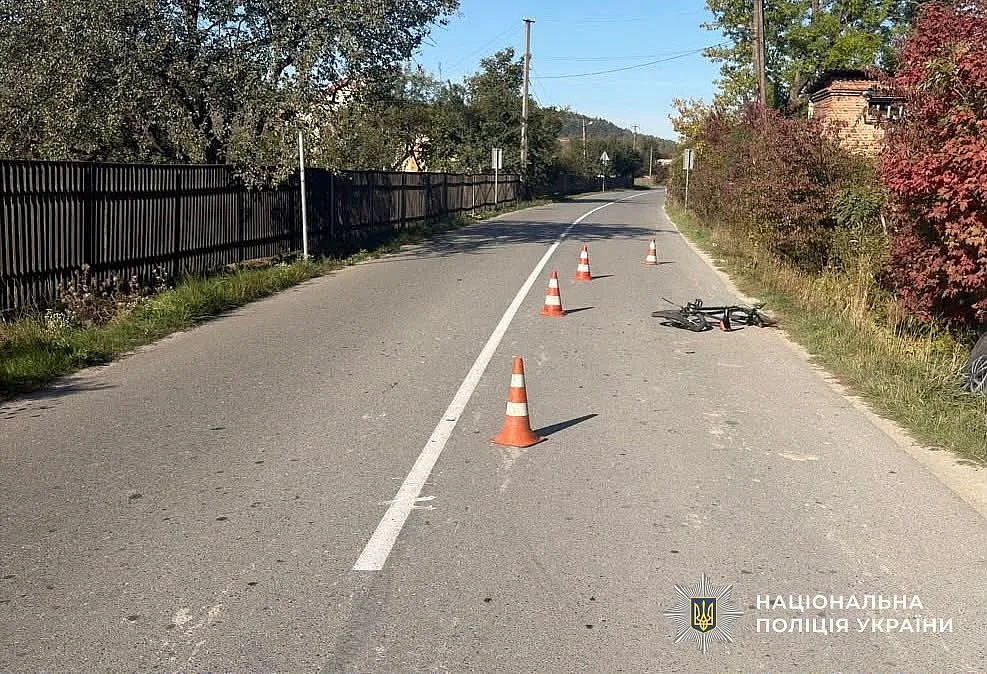 В Львовской области после столкновения с полицейским авто госпитализировали 11-летнего велосипедиста В Львовской области после столкновения с полицейским авто госпитализировали 11-летнего велосипедиста