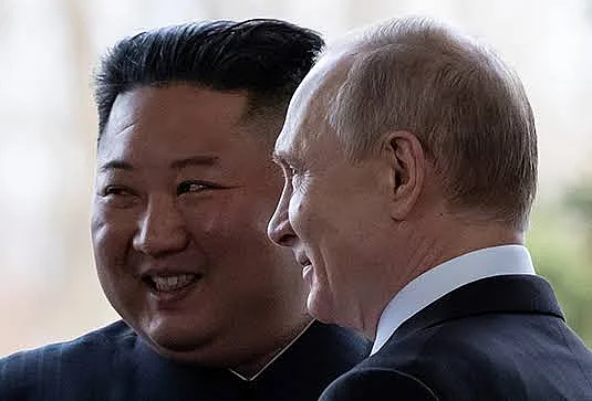 Ким Чен Ын пообещал Путину продолжить поддержку России в ее войне против Украины Ким Чен Ын пообещал Путину продолжить поддержку России в ее войне против Украины
