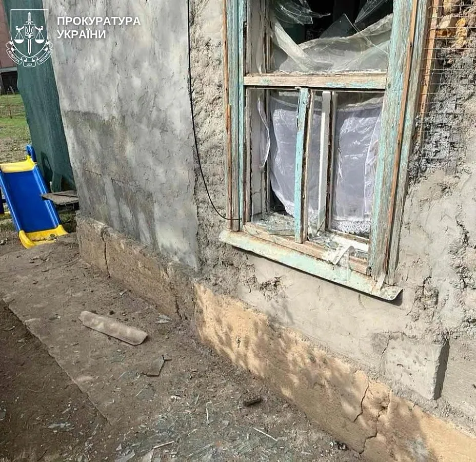 Прокуратура показала последствия вражеских атак в Николаевской области: пострадали двое детей и мужчина Прокуратура показала последствия вражеских атак в Николаевской области: пострадали двое детей и мужчина