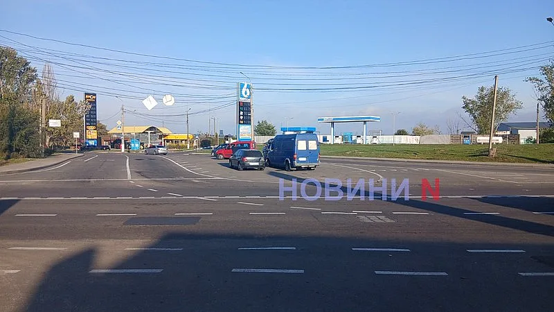 Mercedes «догнал» Volkswagen в Николаеве Mercedes «догнал» Volkswagen в Николаеве