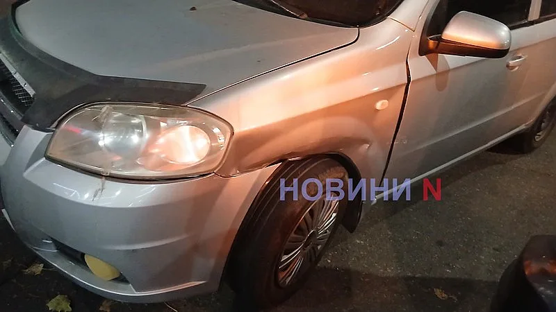 В Николаеве возле супермаркета столкнулись Subaru и Chevrolet В Николаеве возле супермаркета столкнулись Subaru и Chevrolet