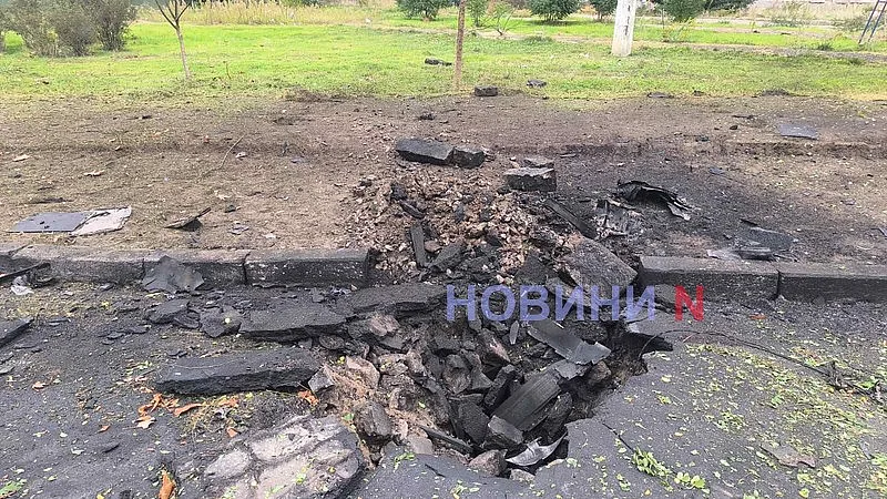 Появились новые фото последствий ночной атаки на Николаев Появились новые фото последствий ночной атаки на Николаев