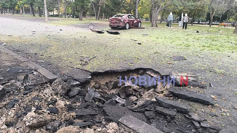 Появились новые фото последствий ночной атаки на Николаев Появились новые фото последствий ночной атаки на Николаев