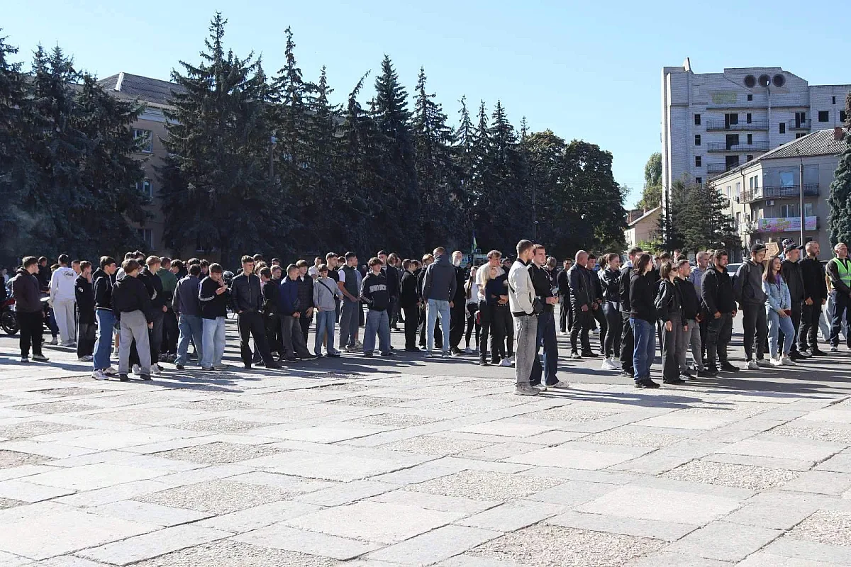 В Первомайске около сотни байкеров закрыли мотосезон (фото) В Первомайске около сотни байкеров закрыли мотосезон (фото)