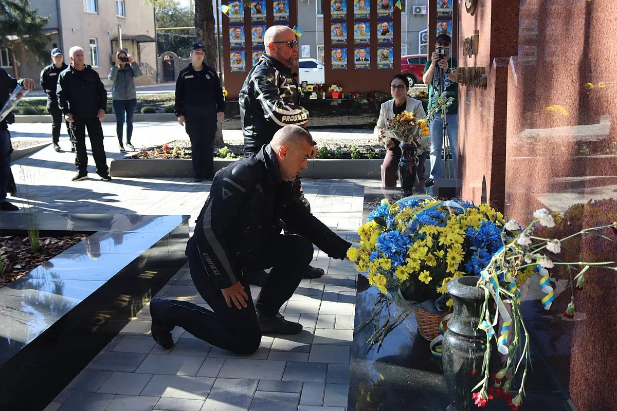В Первомайске около сотни байкеров закрыли мотосезон (фото) В Первомайске около сотни байкеров закрыли мотосезон (фото)