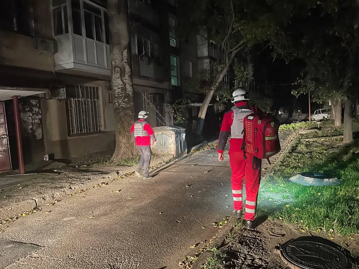 Волонтеры Красного Креста показали, как помогали николаевцам после ночной атаки дронов Волонтеры Красного Креста показали, как помогали николаевцам после ночной атаки дронов