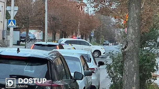 У Кропивницькому чоловік кинув гранати у поліцейських та відкрив стрілянину з автомата У Кропивницькому чоловік кинув гранати у поліцейських та відкрив стрілянину з автомата