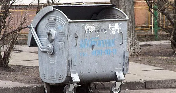 В Харькове нашли тело 48-летнего мужчины в мусорном контейнере В Харькове нашли тело 48-летнего мужчины в мусорном контейнере