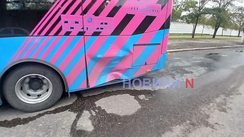 Тройное ДТП в Николаеве: автомобиль «Киа» перевернулся, 4 пострадавших, движение перекрыто Тройное ДТП в Николаеве: автомобиль «Киа» перевернулся, 4 пострадавших, движение перекрыто