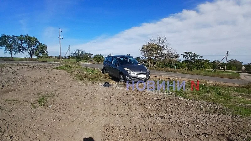 На трассе «Николаев — Очаков» Volkswagen врезался в Renault: машины слетели с дороги На трассе «Николаев — Очаков» Volkswagen врезался в Renault: машины слетели с дороги