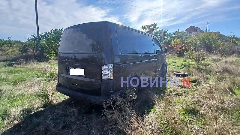 На трассе «Николаев — Очаков» Volkswagen врезался в Renault: машины слетели с дороги На трассе «Николаев — Очаков» Volkswagen врезался в Renault: машины слетели с дороги