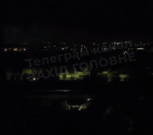 В Луцке после атаки российских дронов пропали свет и вода: повреждены линии электропередачи В Луцке после атаки российских дронов пропали свет и вода: повреждены линии электропередачи