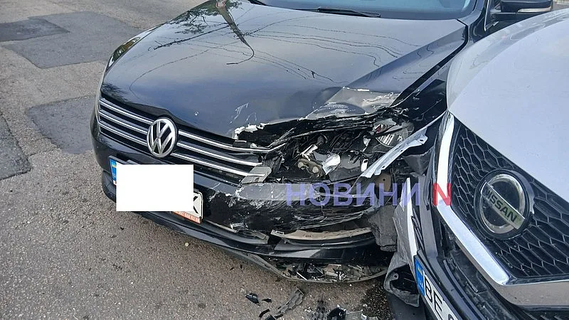 ДТП с тремя автомобилями парализовало движение на проспекте в Николаеве ДТП с тремя автомобилями парализовало движение на проспекте в Николаеве