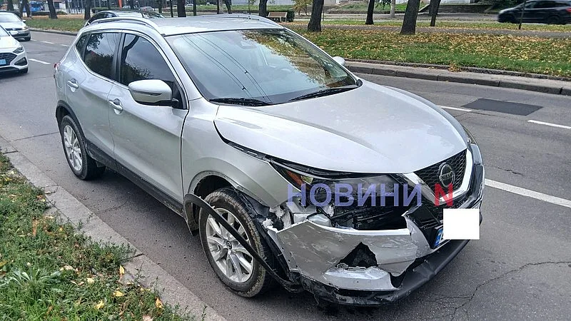 ДТП с тремя автомобилями парализовало движение на проспекте в Николаеве ДТП с тремя автомобилями парализовало движение на проспекте в Николаеве