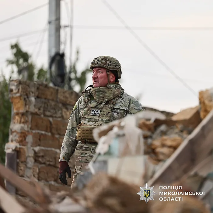 Полиция показала последствия дневной атаки на Николаев (видео) Полиция показала последствия дневной атаки на Николаев (видео)