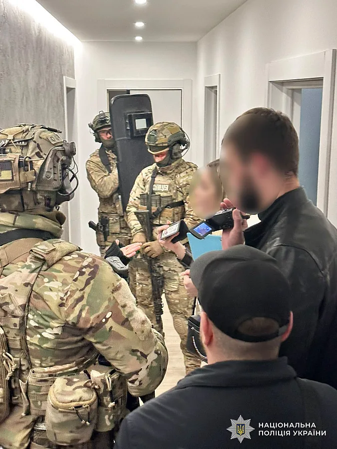 У посетителей стрип-клубов во Львове украли более 3 млн гривен - СМИ У посетителей стрип-клубов во Львове украли более 3 млн гривен - СМИ