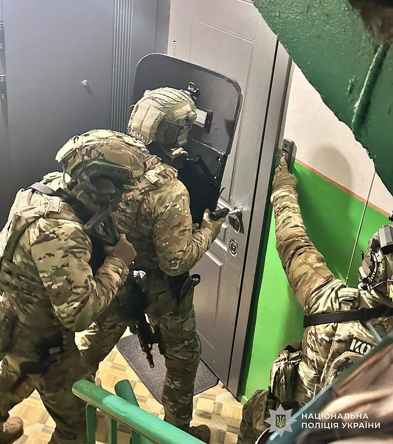 У посетителей стрип-клубов во Львове украли более 3 млн гривен - СМИ У посетителей стрип-клубов во Львове украли более 3 млн гривен - СМИ