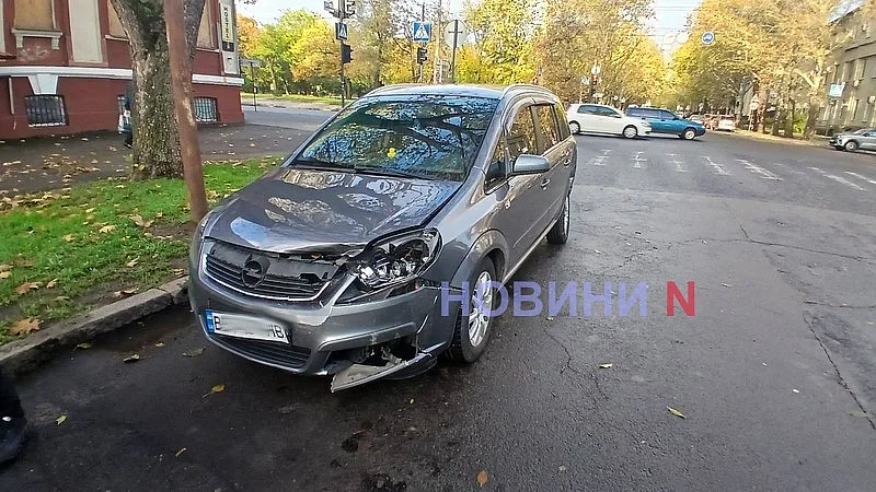 В Николаеве из-за ДТП один из проспектов застыл в огромной пробке (фото) В Николаеве из-за ДТП один из проспектов застыл в огромной пробке (фото)