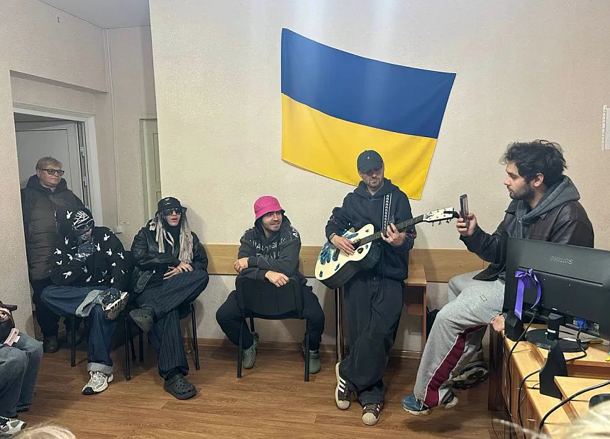 Kalush Orchestra посетил Вознесенск и устроил встречу для детей из приемных семей Kalush Orchestra посетил Вознесенск и устроил встречу для детей из приемных семей