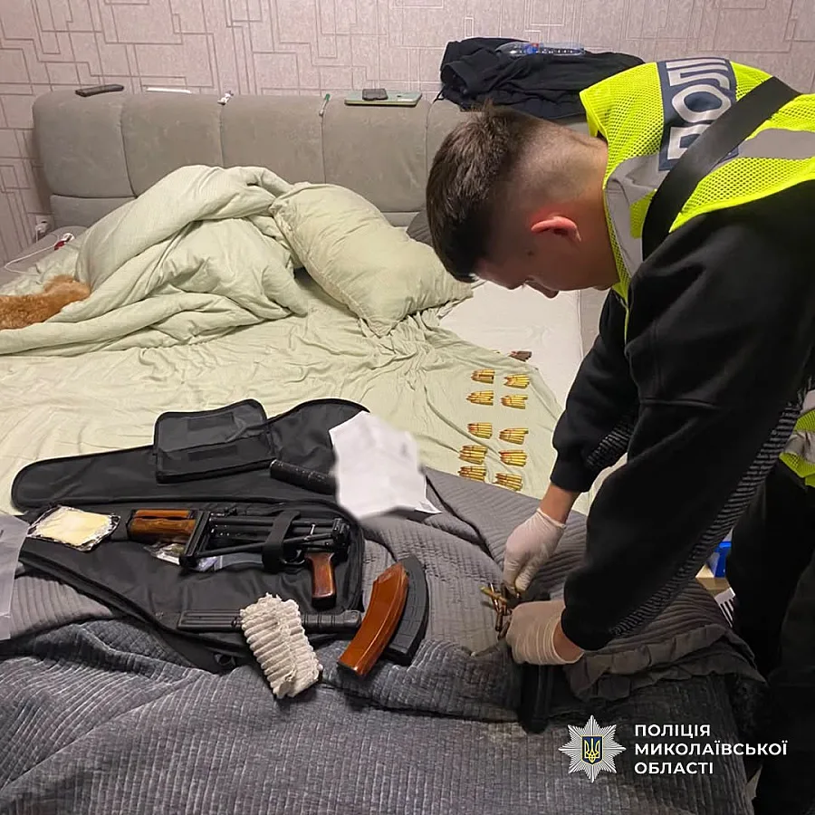 За $7 тысяч обещали провести через блокпосты: в Николаевской области задержали двух мужчин За $7 тысяч обещали провести через блокпосты: в Николаевской области задержали двух мужчин
